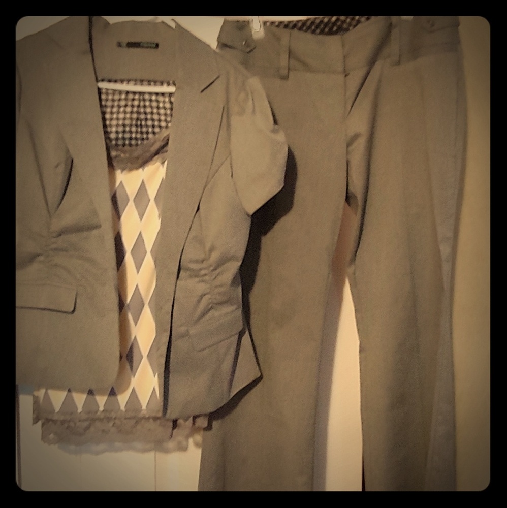 Maurices Women's short sleeved dress suit